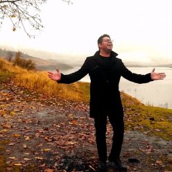 Hojat Ashrafzadeh – Refigh